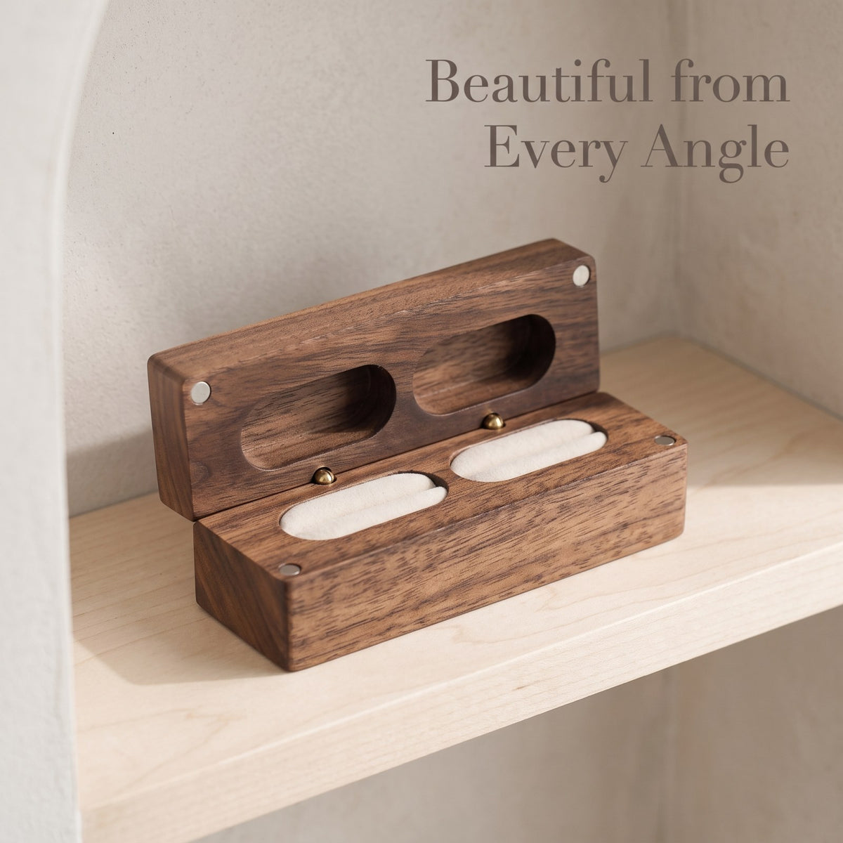 Walnut ring box seen from the side - Parallel - MAHOOSIVE