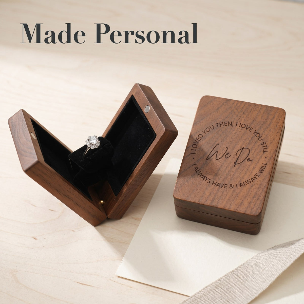 Walnut ring box with an engraved lid - Pivot - MAHOOSIVE