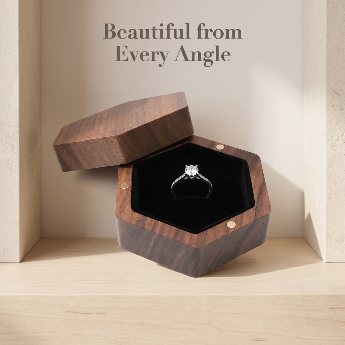 Walnut ring box seen from the side - Prism - MAHOOSIVE