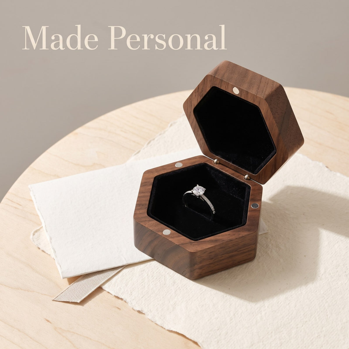 Walnut ring box with an engraved lid - Prism - MAHOOSIVE