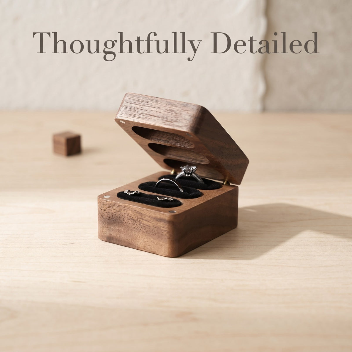 Walnut ring box close-up of the walnut grain and edge - Trio - MAHOOSIVE